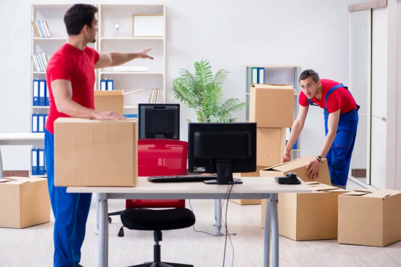 أفضل شركة نقل اثاث بالرياض لعام 2026 | اتصل الحين بالشمبري 4 shutterstock 1119284825 1